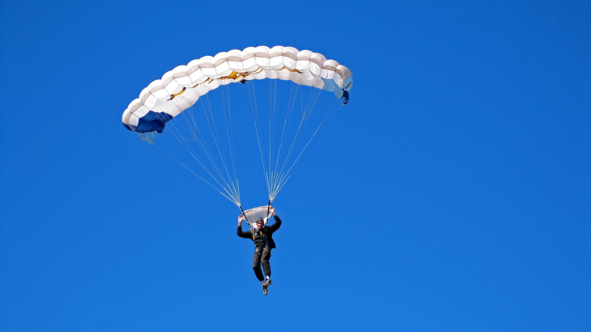 专家建议加强足球基础设施建设，加快足球事业发展