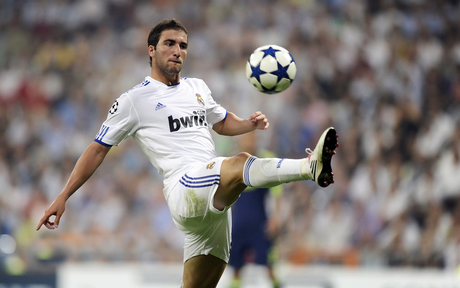 开云体育娱乐app安全-沙尔克主场平局，德甲保级形势略显稳定，德甲沙尔克对门兴直播